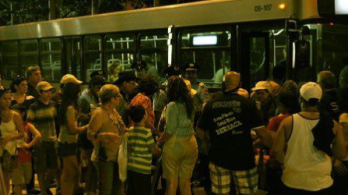 VEA HORARIOS Y TARIFAS DE LAS GUAGUAS PARA LAS FIESTAS DE LA CALLE SAN SEBASTIÃN