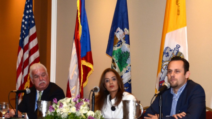 Senadora López León informa hoy al País 
sobre las leyes de cabotaje
