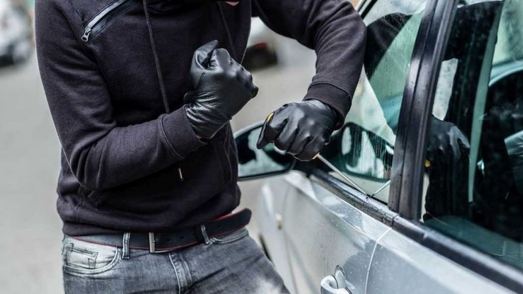  Roban un autom&oacute;vil de urbanizaci&oacute;n en Santa Isabel 