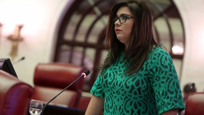 Senadora popular da clases a Pierluisi sobre educaciÃ³n