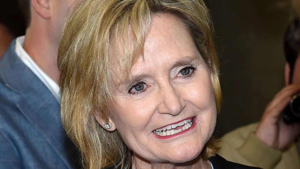  Trump har&aacute; campa&ntilde;a en Misisipi con una senadora acusada de racismo 