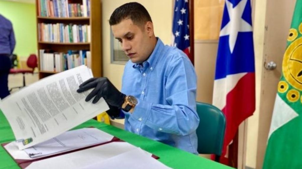  Camuy Paga Horas Extras y Aumenta Salarios A Polic&iacute;as Municipales Durante La Emergencia 