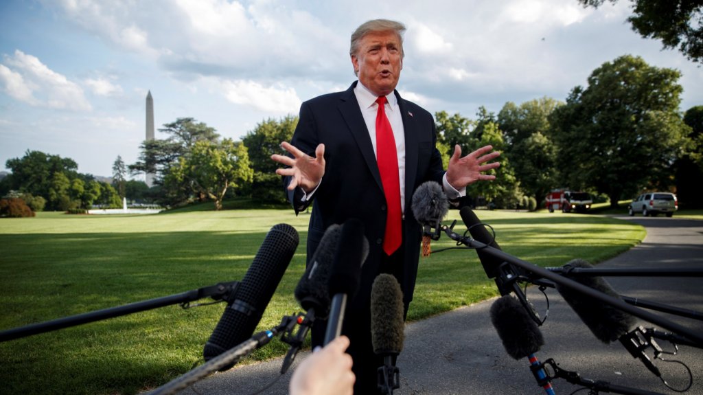  Trump pide boicotear a la Liga Mayor de B&eacute;isbol y a ocho empresas 