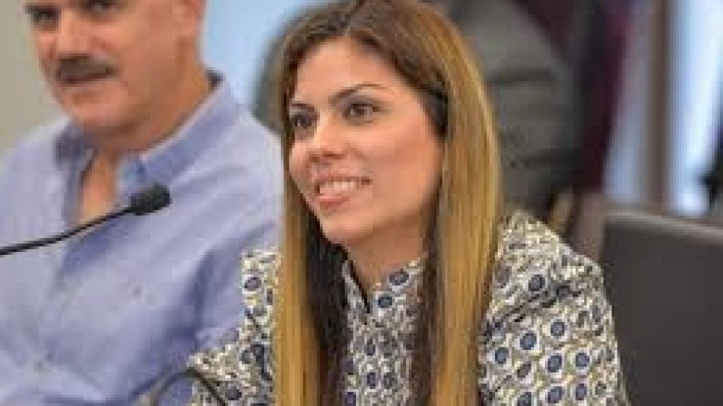  Secretaria del Departamento de Recreaci&oacute;n y Deportes repudia actos de violencia en cancha 