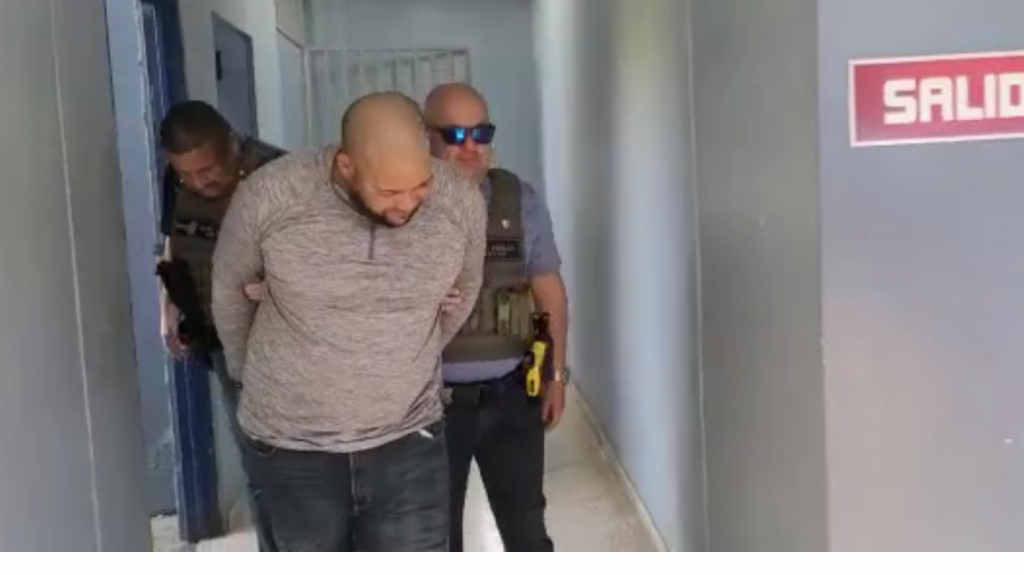  Video: Con un rifle, drogas y municiones Arrestan a &ldquo;Frankisiquito&ldquo; en Can&oacute;vanas 