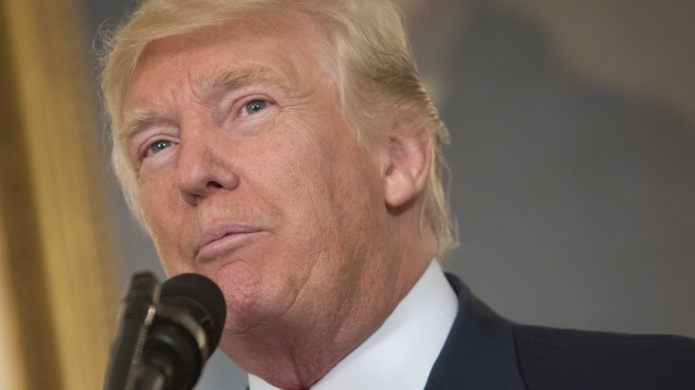 Prosigue la particular guerra de Trump contra CNN