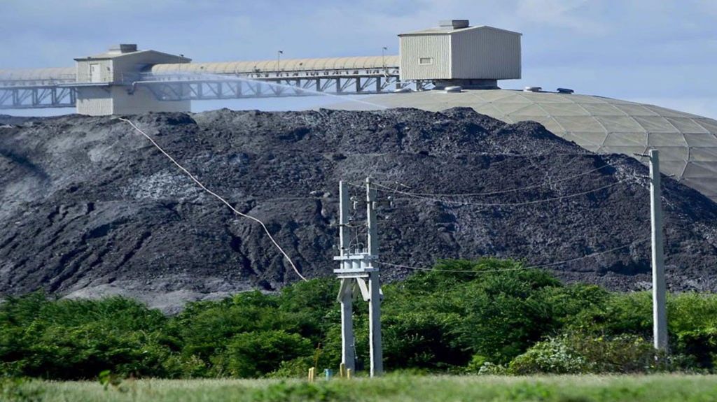 Convocan a piquete frente a La Fortaleza por la salud y el cierre de la planta de carb&oacute;n 