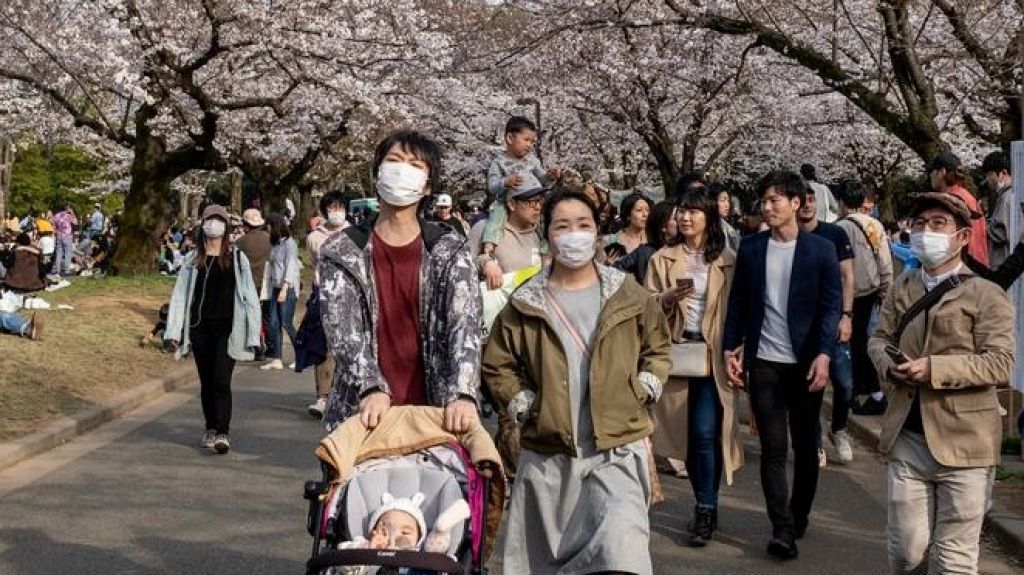  Terminada la alerta sanitaria, Jap&oacute;n entra en un "nuevo estilo de vida" 