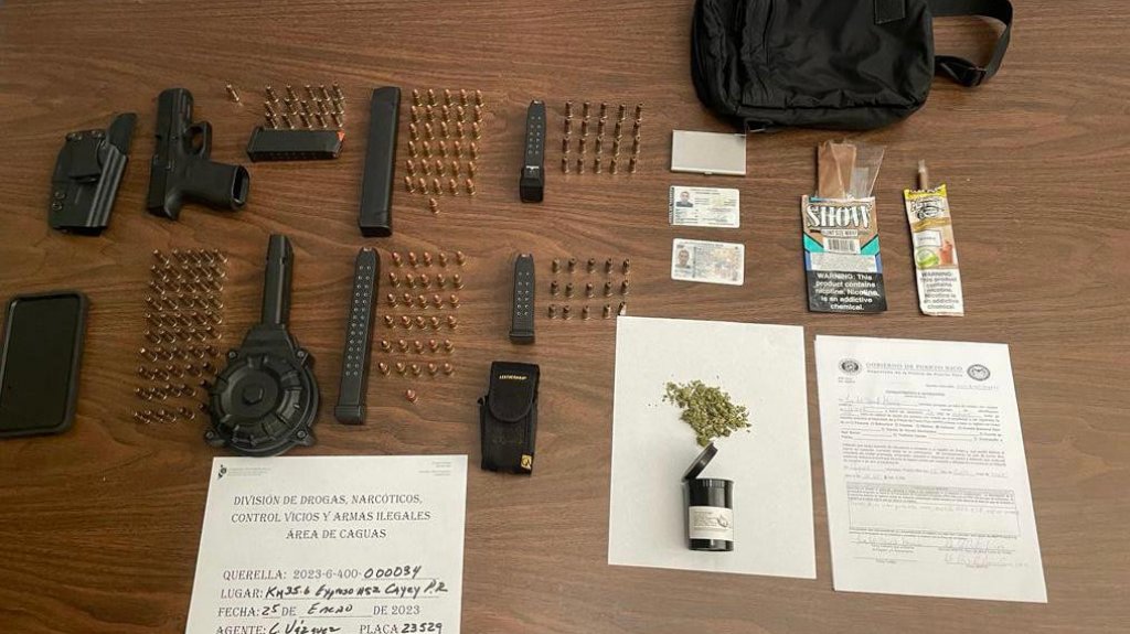  Dos arrestados con armas durante persecuci&oacute;n en expreso 52 