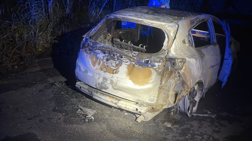  Prenden fuego un auto robado en Camuy 