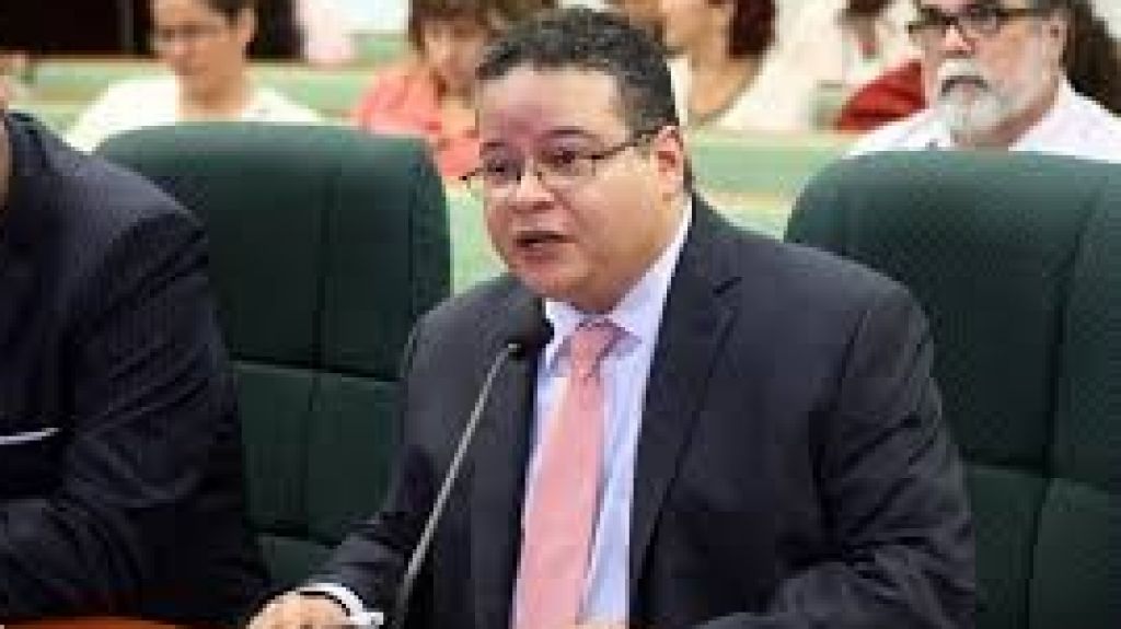  Colegio de M&eacute;dicos alega galenos no pueden certificar muertes que no son por complicaciones de salud 