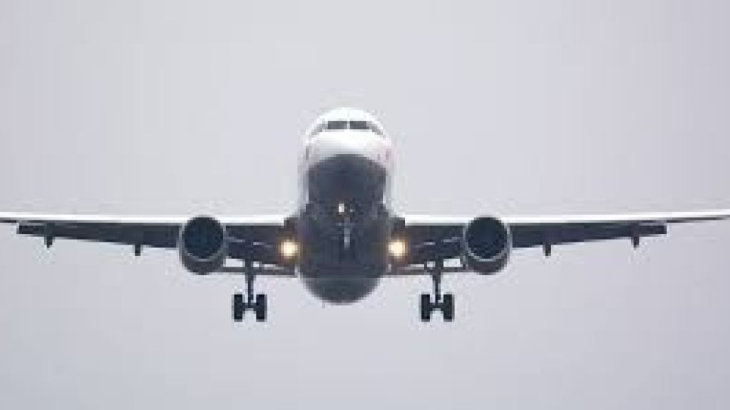  Septuagenario muere al llegar en vuelo desde Nueva York 