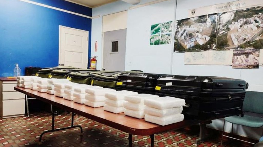  Arrestan 3 mujeres en aeropuerto de Aguadilla tras ocup&aacute;rsele 36 kilos de coca&iacute;na en su equipaje 