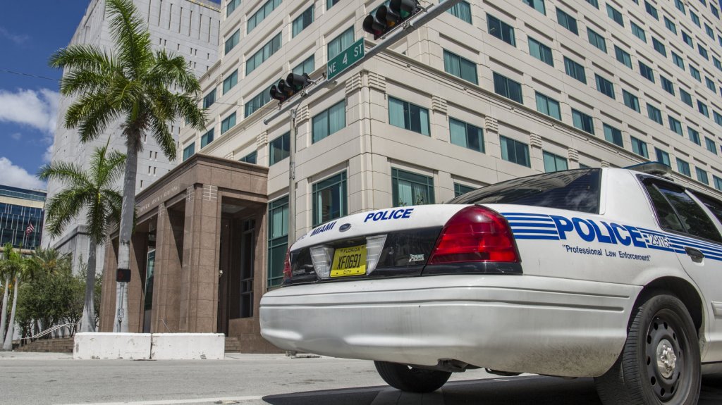  Latino apodado Il Padrino sentenciado por estafas con cheques falsificados 