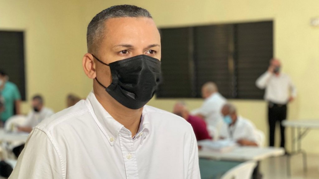  Gu&aacute;nica ordena cierre de negocios a las 10:00 de la noche 