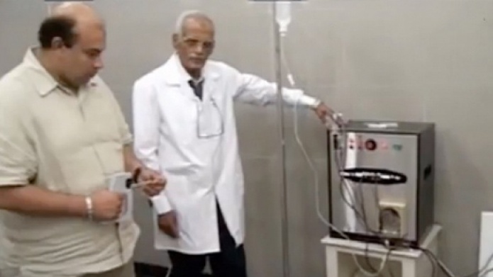 Un general egipcio dice haber vencido a la hepatitis y al SIDA