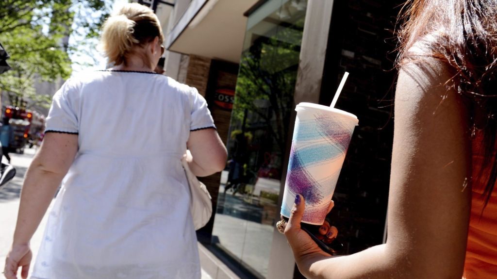  Consumo de bebidas gaseosas est&aacute; vinculado con un mayor riesgo de muerte 