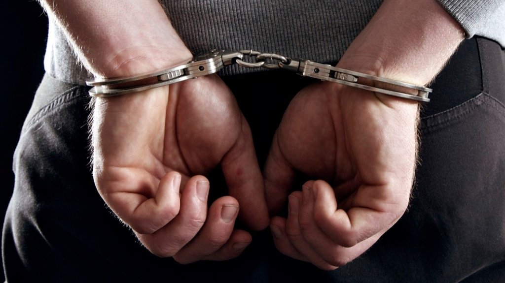  Arrestan en Manat&iacute; a sujeto sorprendido a bordo de un auto hurtado en Ciales 