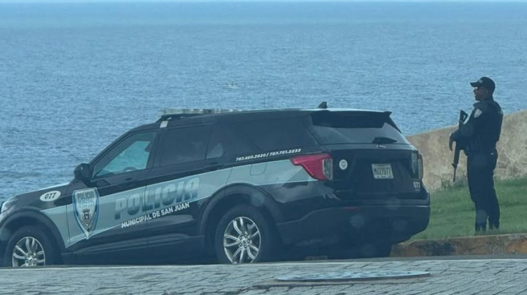  Le dan una &ldquo;Pela&rdquo; a Turistas en la Perla 