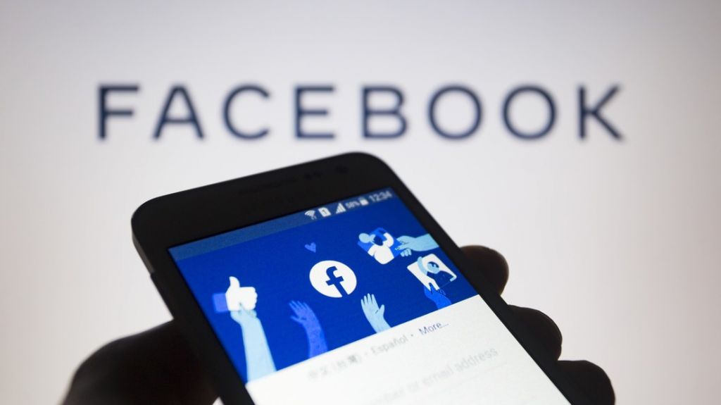  Facebook admite que rastrea sin permiso la ubicación de sus usuarios 