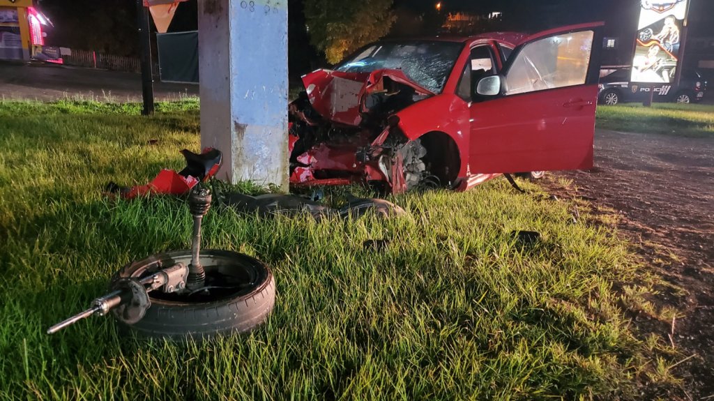  Muere conductora de 64 a&ntilde;os al impactar un poste en Moca 