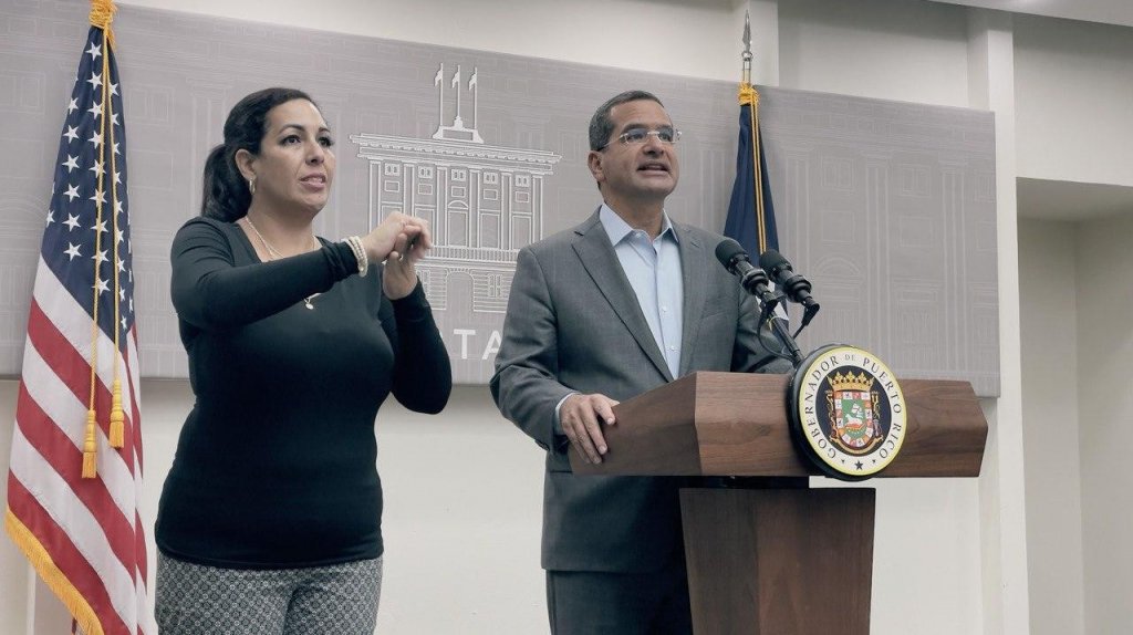  Gobernador no descarta a&ntilde;adir requisitos a viajeros por variante &Oacute;micron COVID-19 