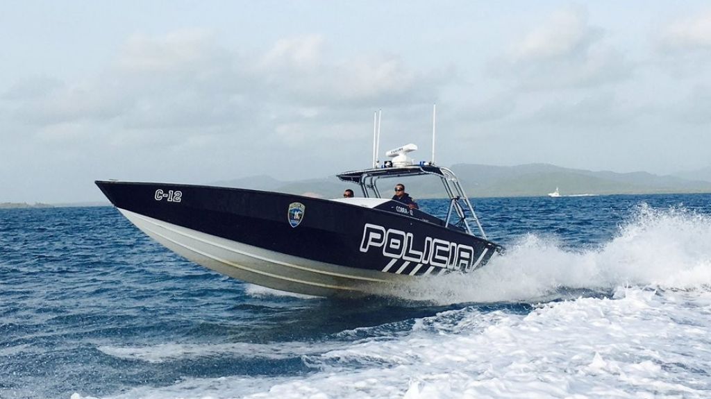  Guardia Costera y la Polic&iacute;a socorren a tres personas que estaban a la deriva en moto de agua frente a la costa de Ponce 
