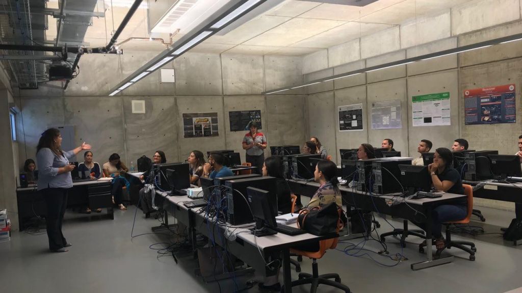  Rossell&oacute; Nevares anuncia acuerdo entre Hacienda y UPR Bayam&oacute;n para ofrecer servicio a contribuyentes 