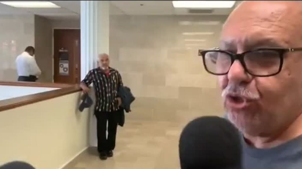  Video: &ldquo;Agitado&rdquo; Padre de Jensen Medina, grita en el Tribunal mi hijo es inocente 