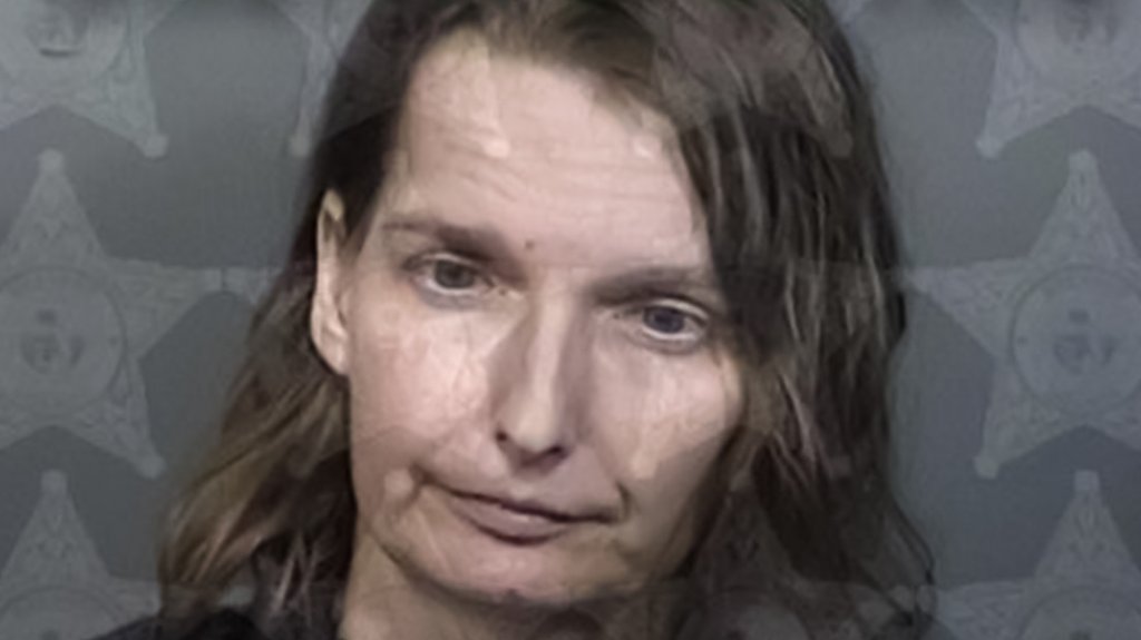  Arrestan a una mujer por encerrar a su hija autista en una jaula por las noches 