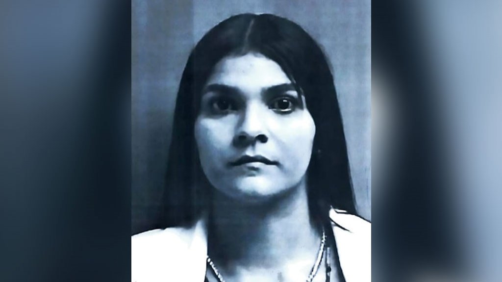  Acusan a mujer por dejar sus hijos menores de edad solos en su casa 