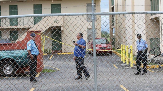 Un hombre estrangula a su esposa y luego se ahorca en un apartamento en la Florida