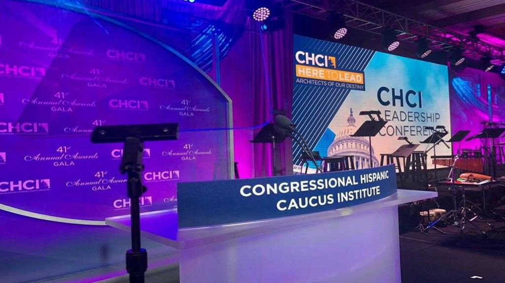  Reconocen labor de alcaldesa de Lo&iacute;za tras paso de hurac&aacute;n Mar&iacute;a 