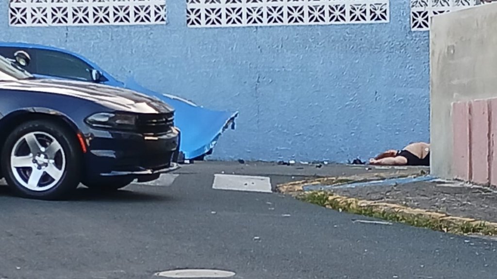  Muere conductor en Barrio obrero al impactar con su auto un poste 