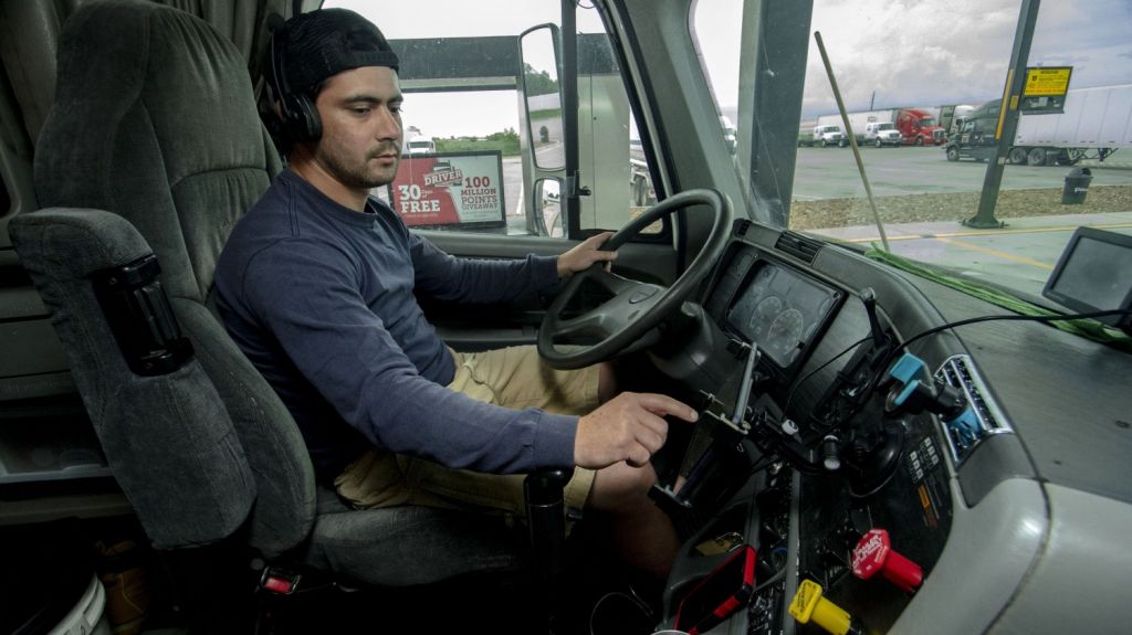  Transporte de carga pesada busca soluciones al masivo d&eacute;ficit de conductores 