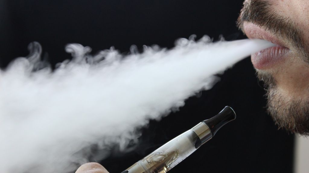  Salud hace accesible formulario para reporte de lesiones pulmonares causadas por uso de cigarrillos electr&oacute;nicos 