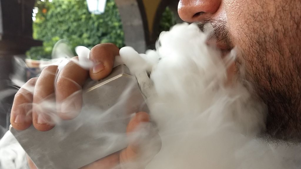  "Vigilante" Puerto Rico ante posible prohibici&oacute;n uso de cigarros electr&oacute;nicos 