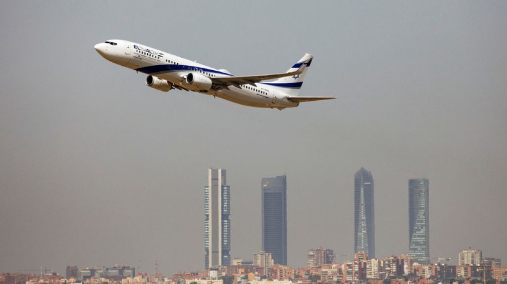  Una azafata israel&iacute; se contagia de sarampi&oacute;n en un vuelo a Nueva York y entra en coma 