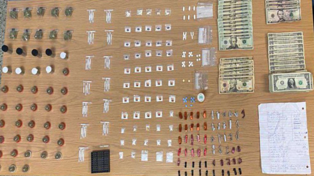  Arrestan a un hombre con drogas en residencial de Bayam&oacute;n 