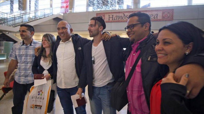 Llega a Miami un grupo de los mÃ©dicos cubanos varados en Colombia