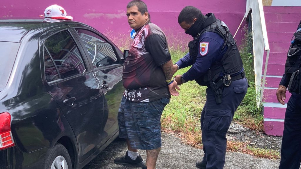  Municipales de Carolina arrestan a hombre que tenia pendiente orden de arresto 