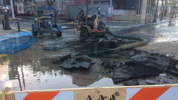 Trabajos de la AAA afectan trÃ¡nsito y servicio de agua potable por reparaciÃ³n en Santurce