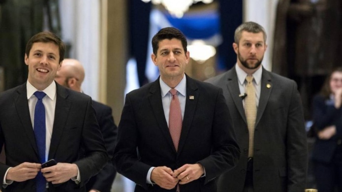 El Congreso aprueba primer paso legislativo para derogar "Obamacare"