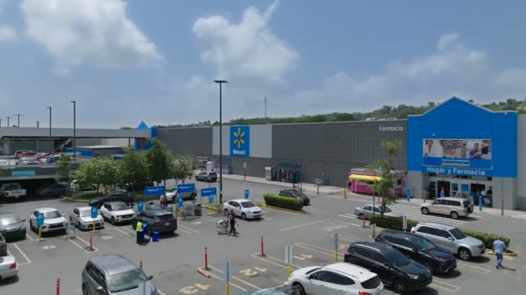  Carjacking reportado esta madrugada en Walmart de Toa Baja 