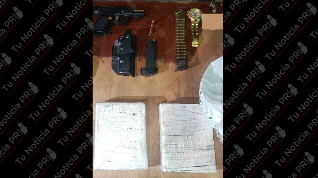  Ocupan dos kilos y una pistola dentro de un auto en Ponce 