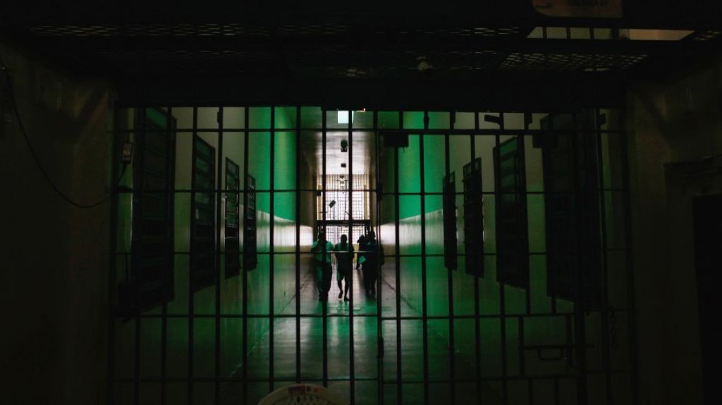  Hombre en Oklahoma le arranca coraz&oacute;n a vecina y lo cocina con papas para sus familiares 