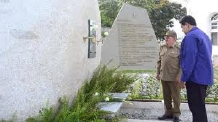 Video: Maduro visita Cuba para rendir honores a Fidel Castro por su 91 cumpleaÃ±os