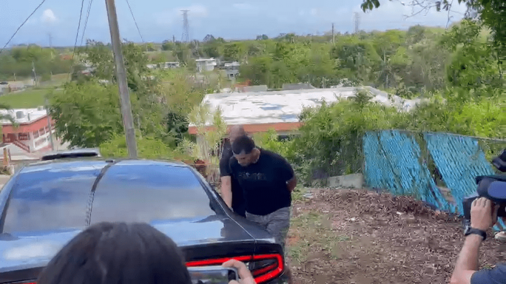  Video: Polic&iacute;a arresta a Panda, l&iacute;der de la organizaci&oacute;n criminal, a su armero y su banquero que operaban en Arecibo 