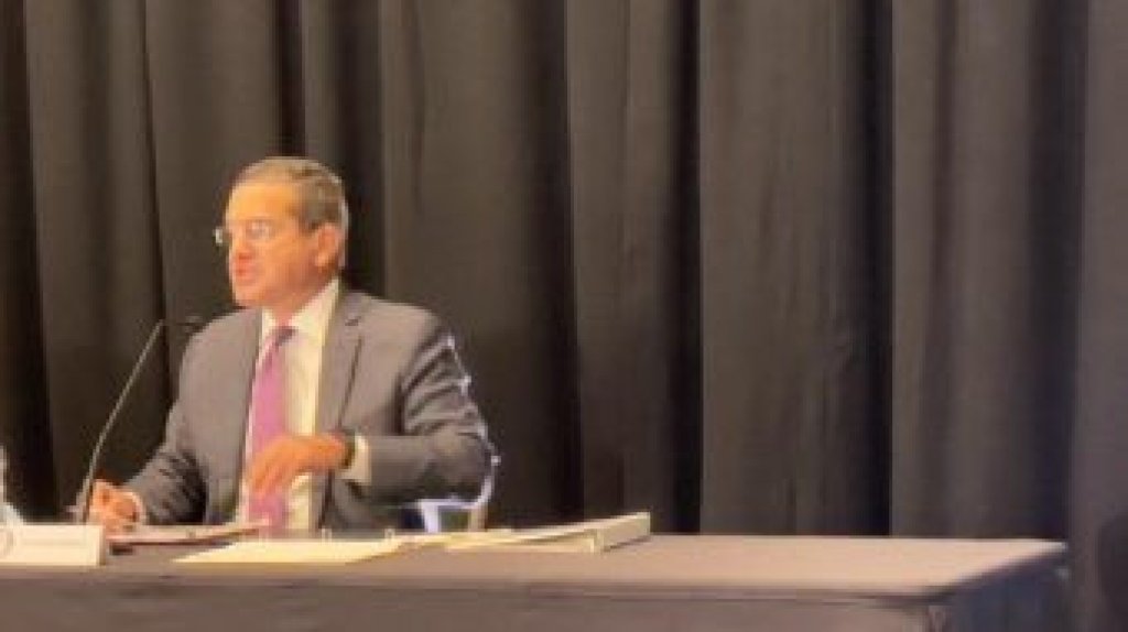  Gobernador le dice a la JCF que ya PR paga las tarifas mas altas en impuestos a la gasolina y peajes 