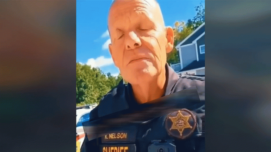  Viral video de mujer Boricua insultando a un policía en Florida 